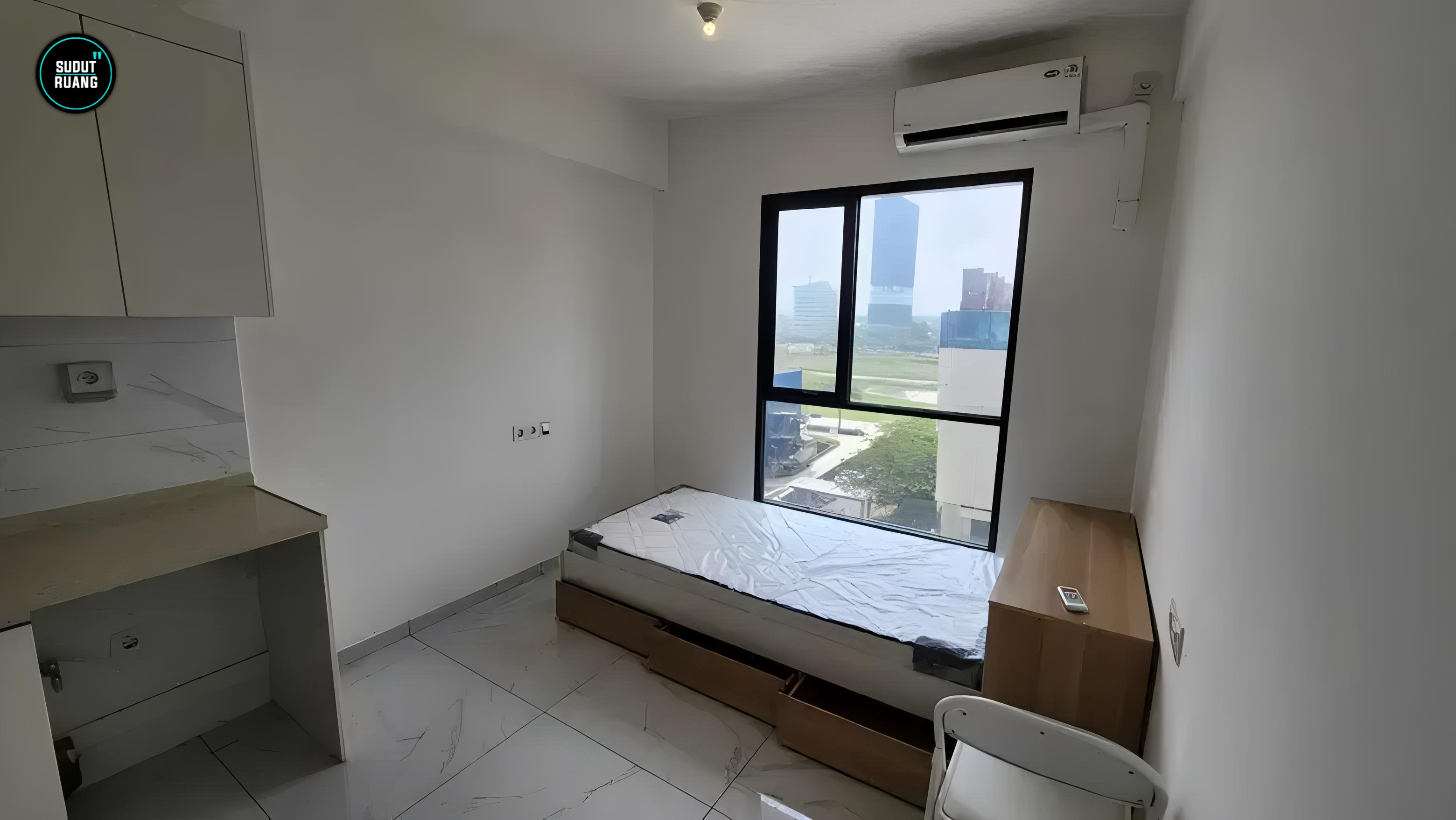 Modern Studio Apartment Near Jakarta Premium Outlets