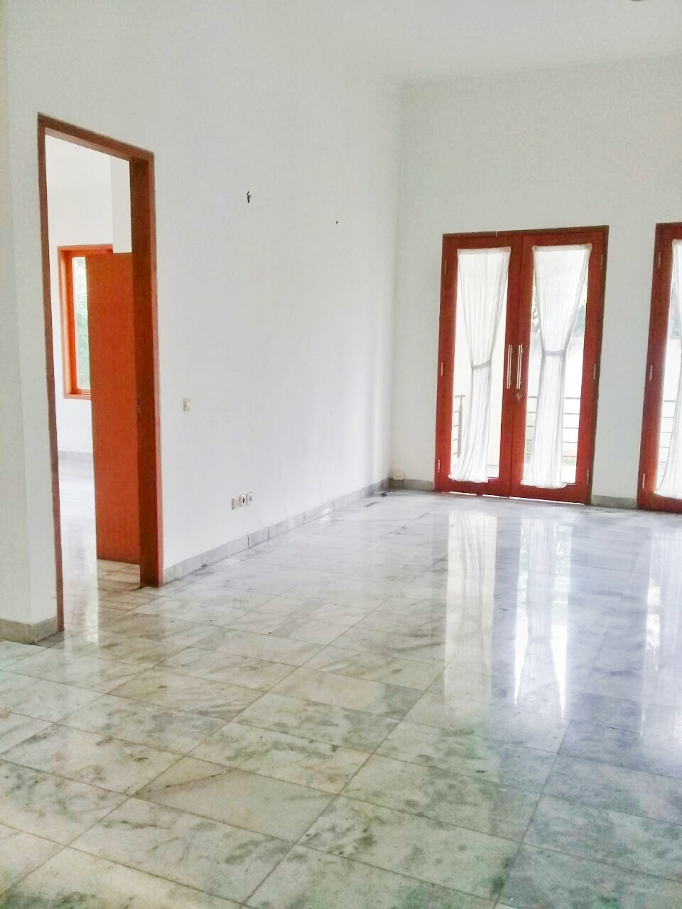Spacious 5-Bedroom Kemang House with Garden