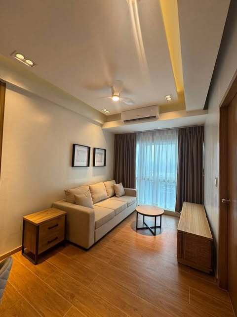 2-комнатная полностью меблированная квартира в 100 West Makati