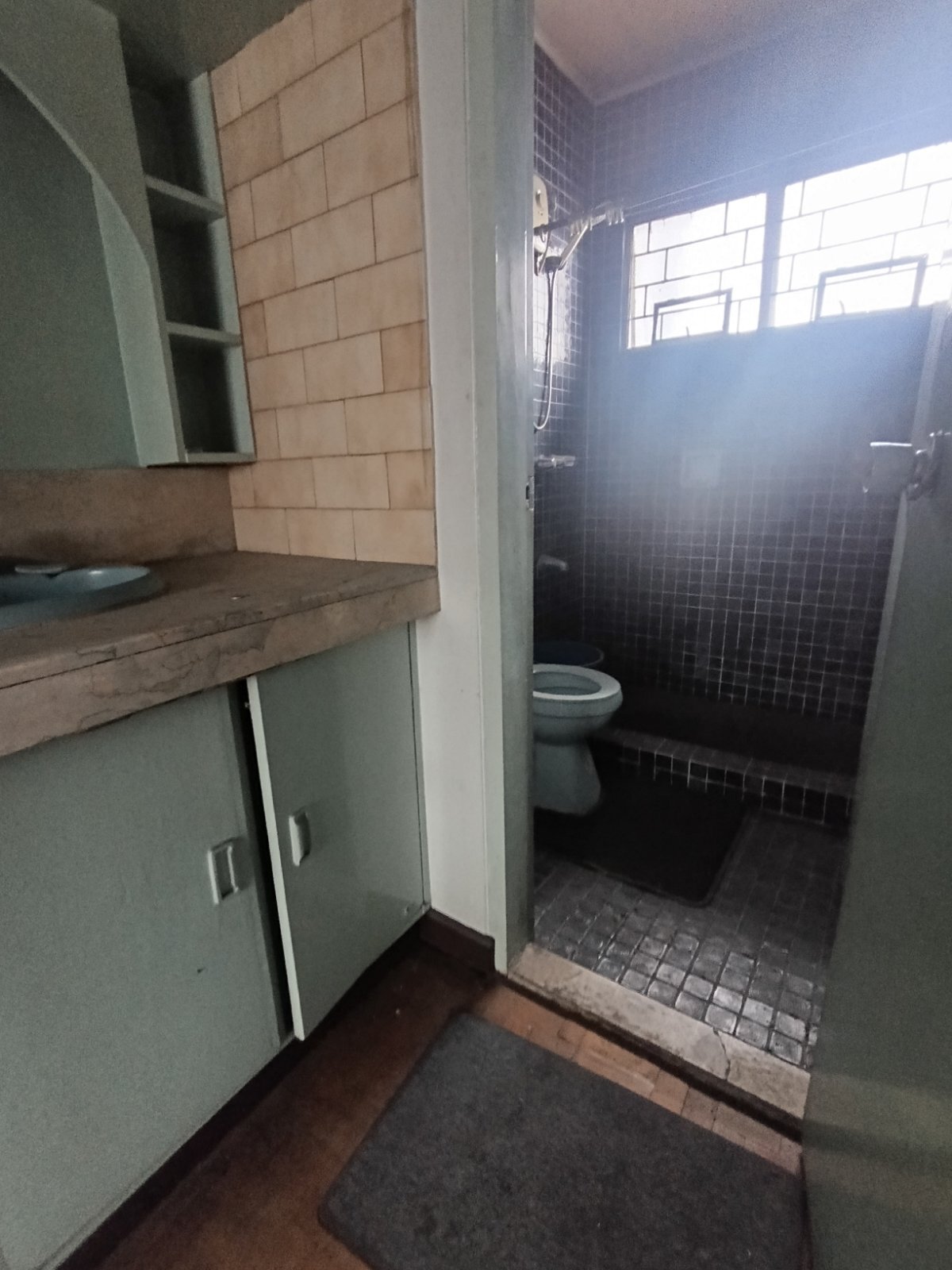Capitol Medical Center, Panay Ave QC маңындағы 2 жұмақты таунхаус