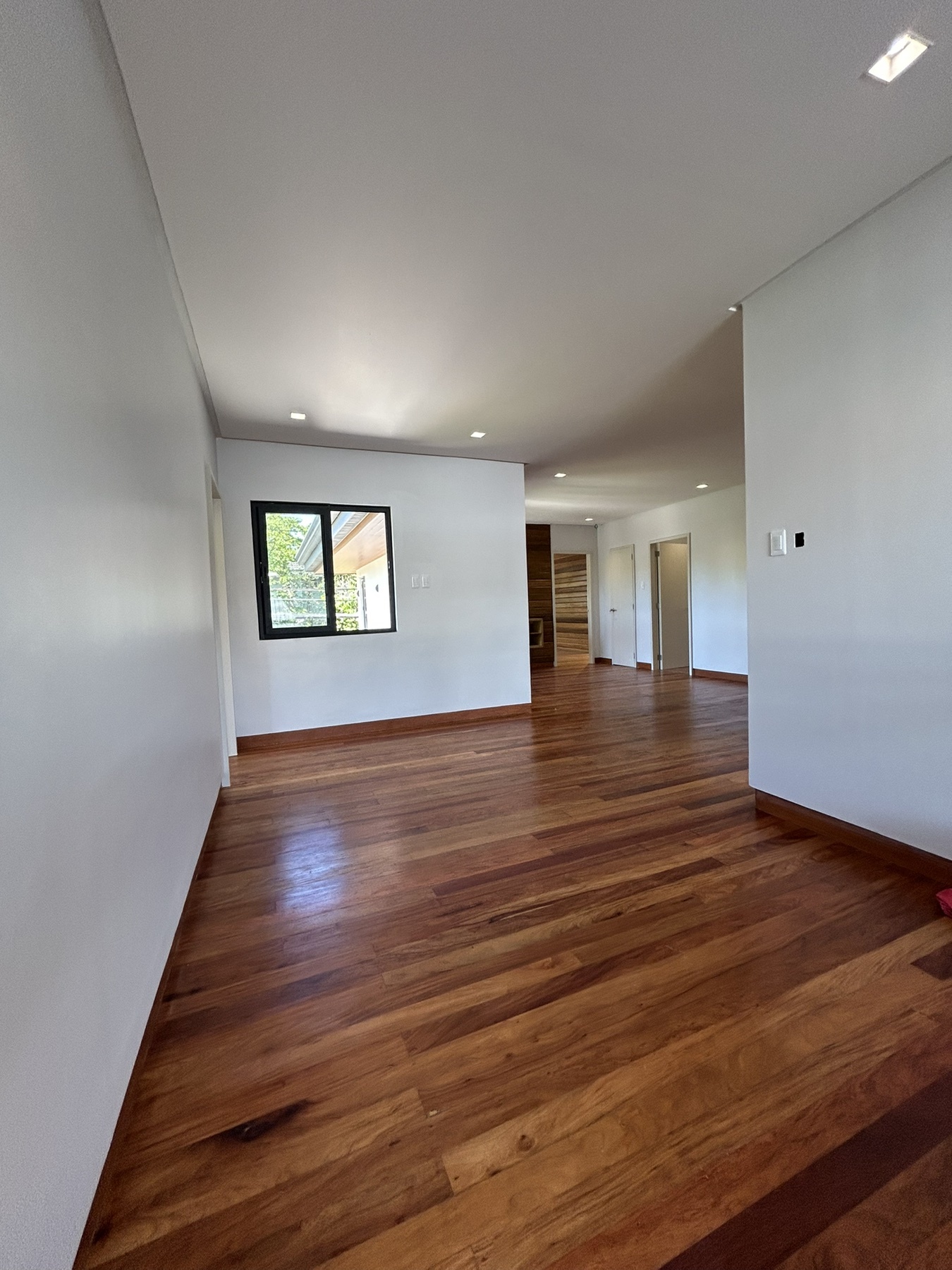 4 Bedroom House with Pool, Multiple Rooms, and Large Parking