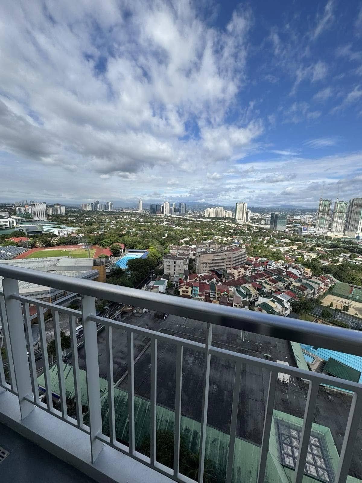 Студия в Maven Capitol Commons, Пасиг