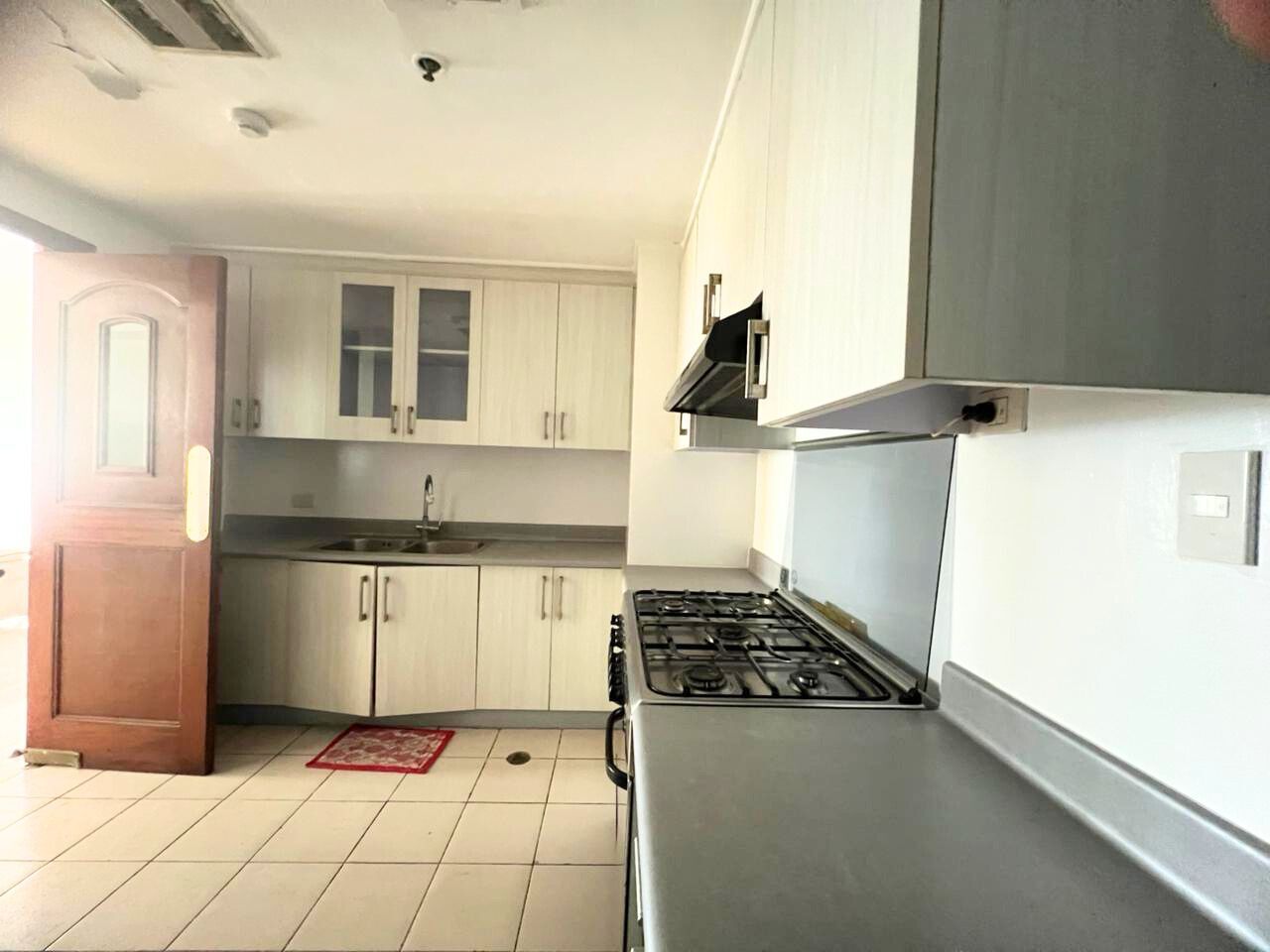 Spacious 3-Bedroom Fully Furnished Apartment with Multiple Amenities