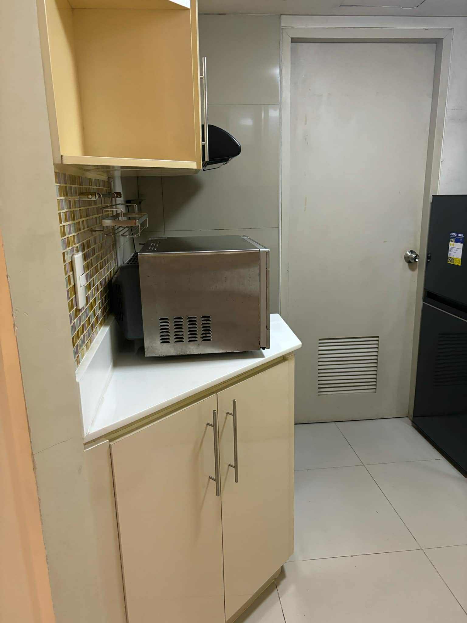 Parkside Villa - Spacious 2 Bedroom Furnished Apartment in Newport, Pasay