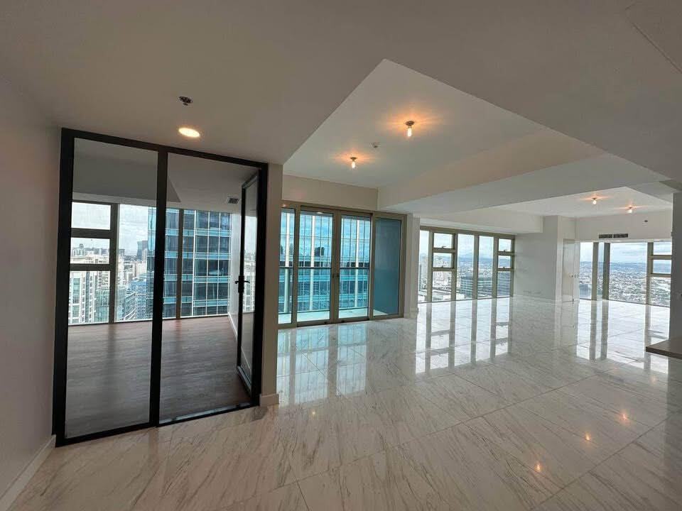 Grand Hyatt Residences-тегі сәулетті 4 жұмақты пәтер