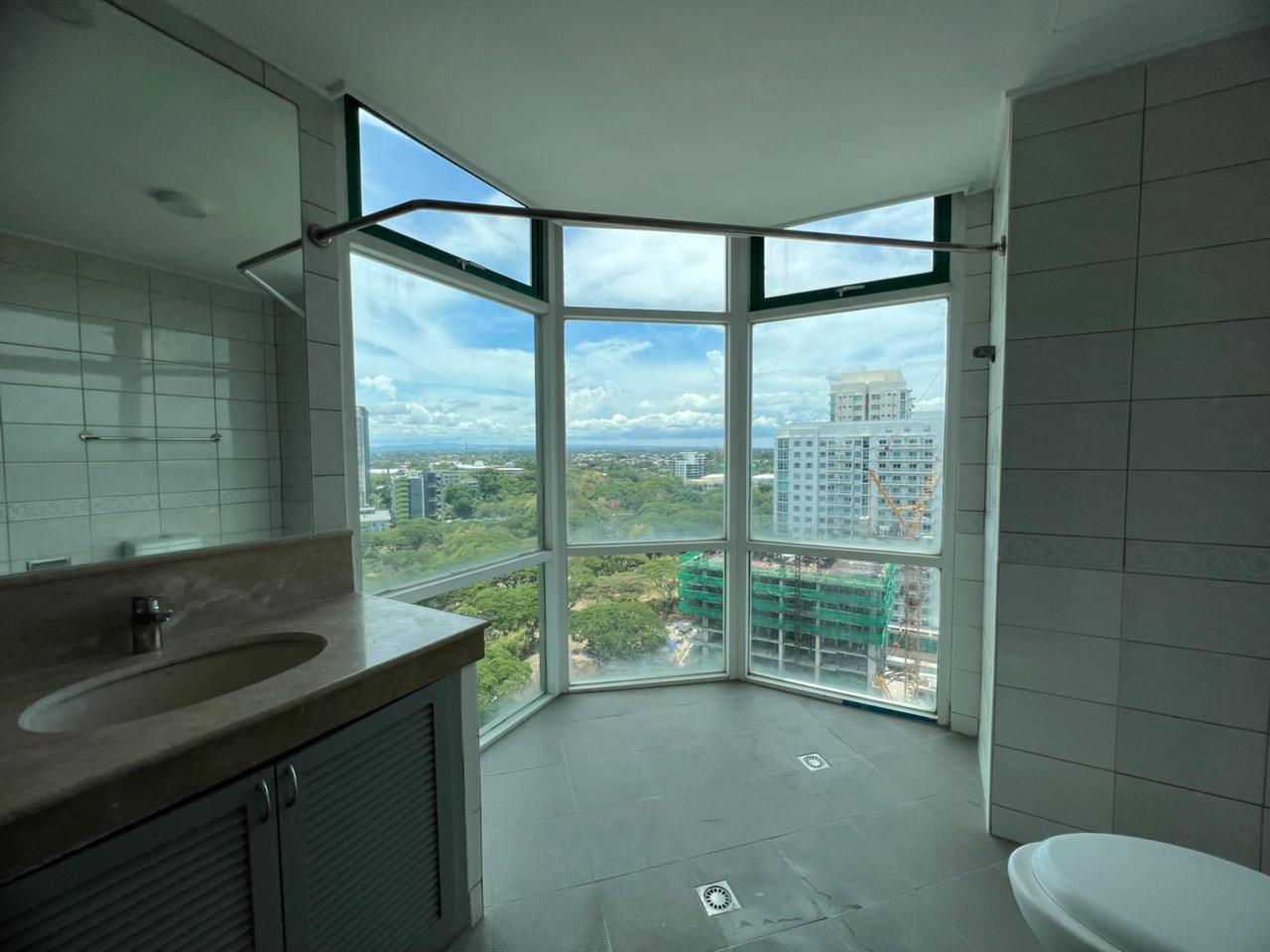 Aspen Tower Condominium - Spacious 3-Bedroom in Parkway Muntinlupa City