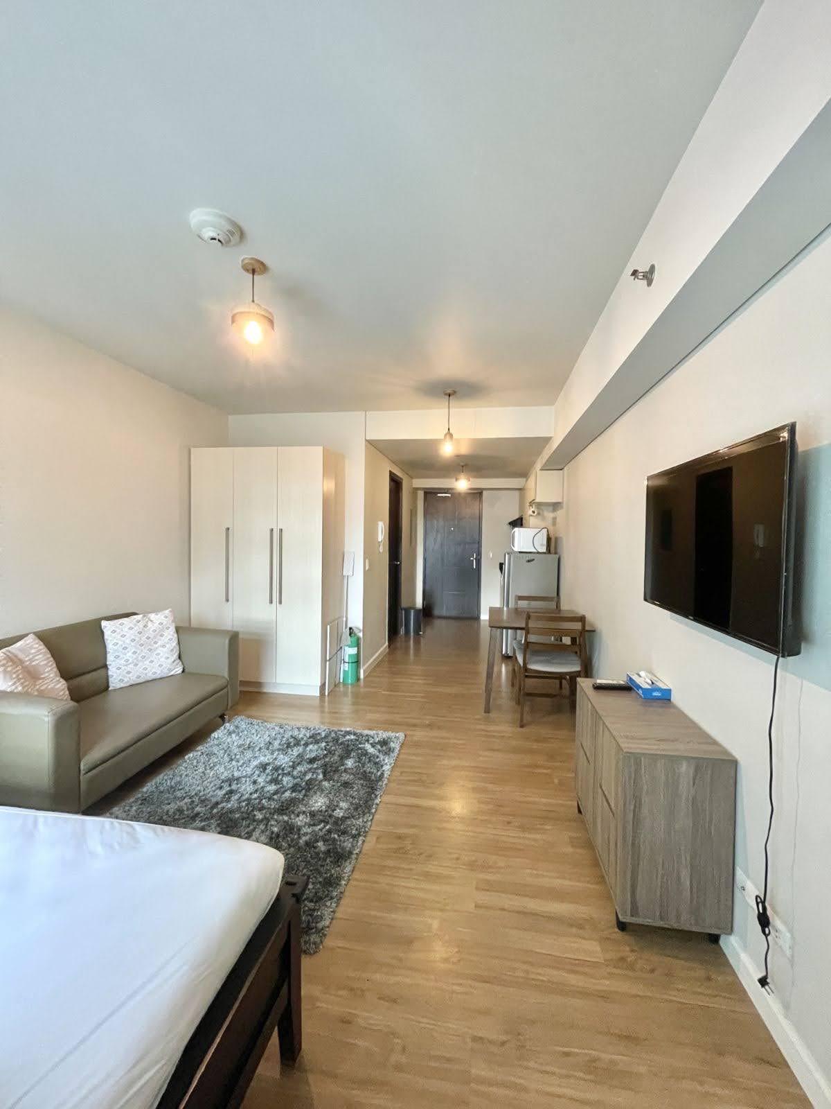 Studio Apartment in Kroma, Makati City