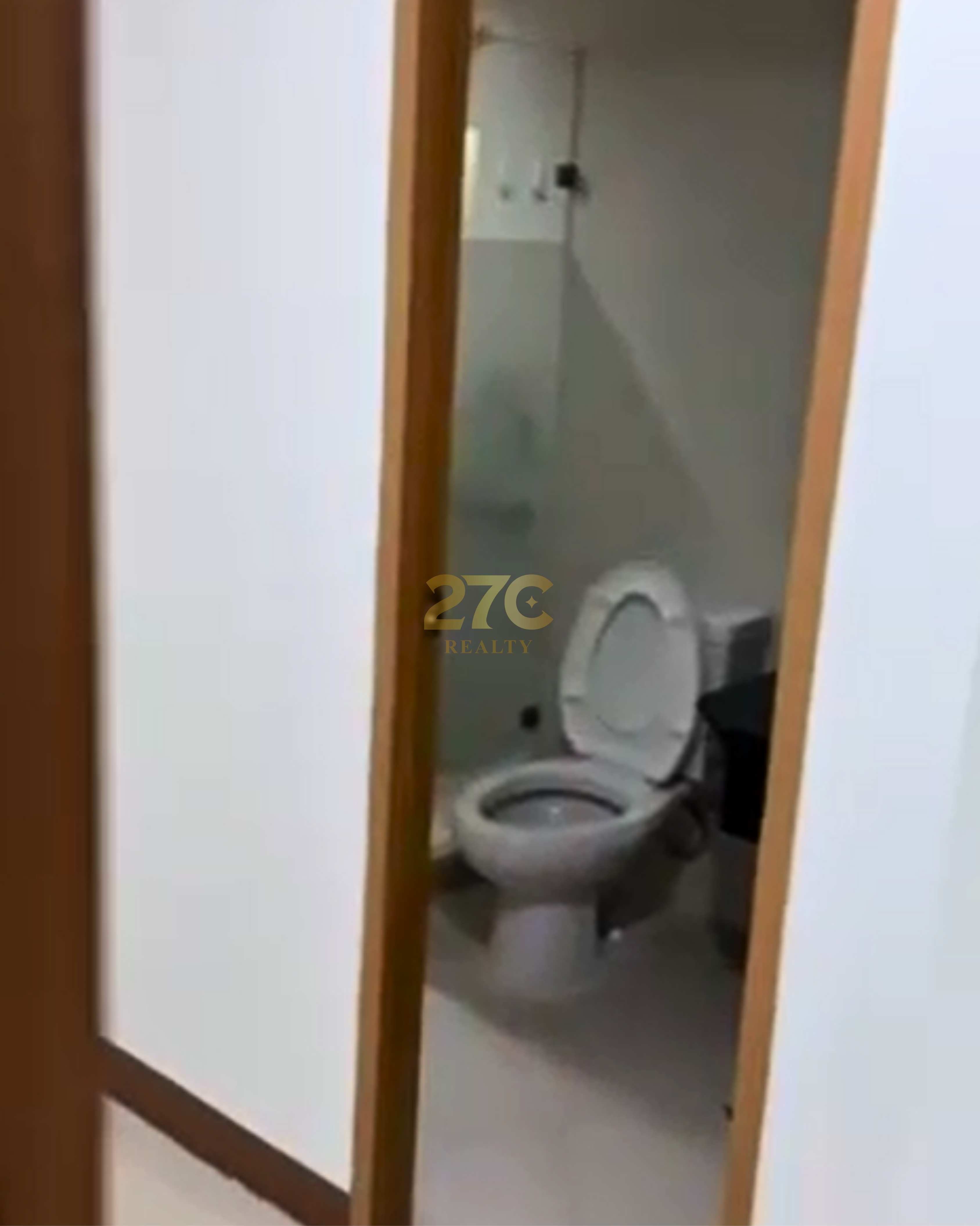 Иствуд Ситидегі кең 2 бөлмелі толық жабдықталған пәтер