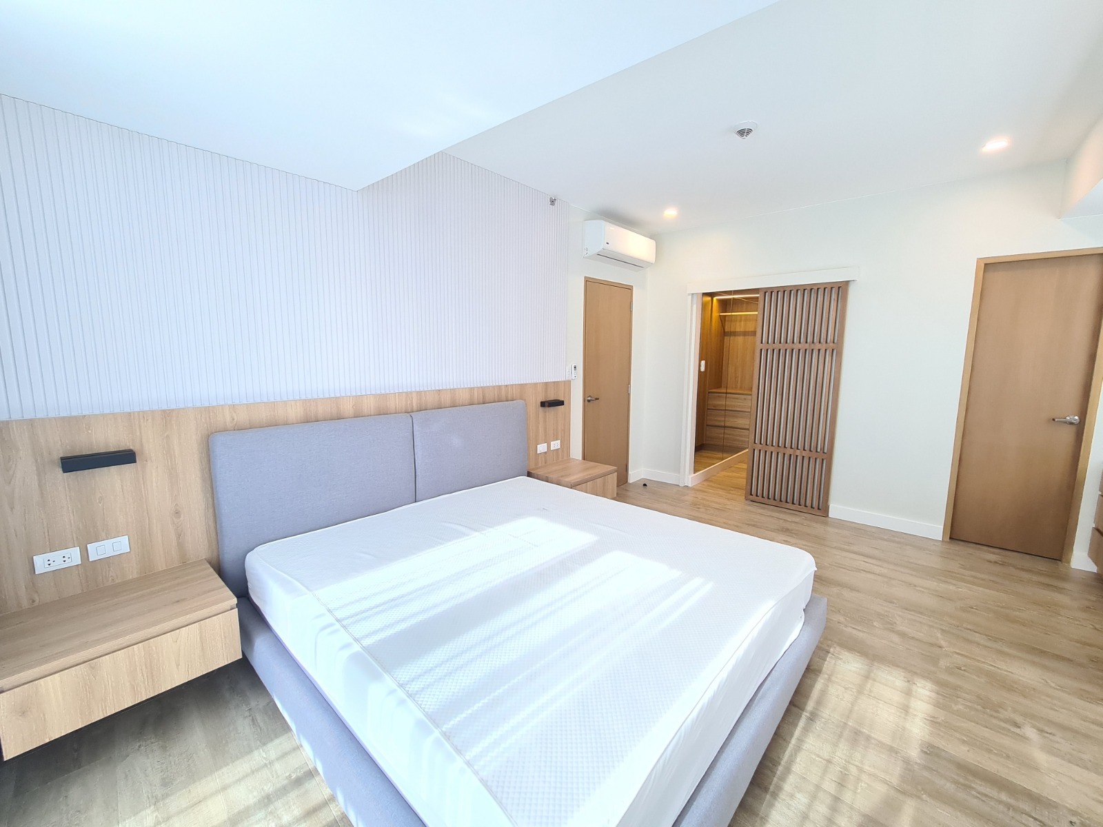 Спеціальна пропозиція: 1-кімнатна квартира в Uptown Parksuites, BGC - Кутова квартира з ванною