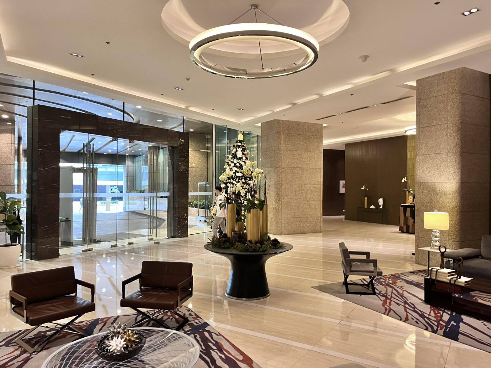 BGC-дағы кедергісіз көрінісі бар Grand Hyatt-тың 2 жумектаны бар люкс резиденциясы