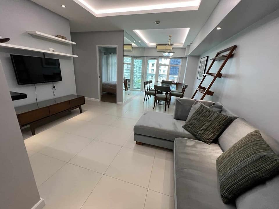 Two Serendra Red Oak - Тагигтегі 2 жатқа бөлмелі толық жабдықталған пәтер