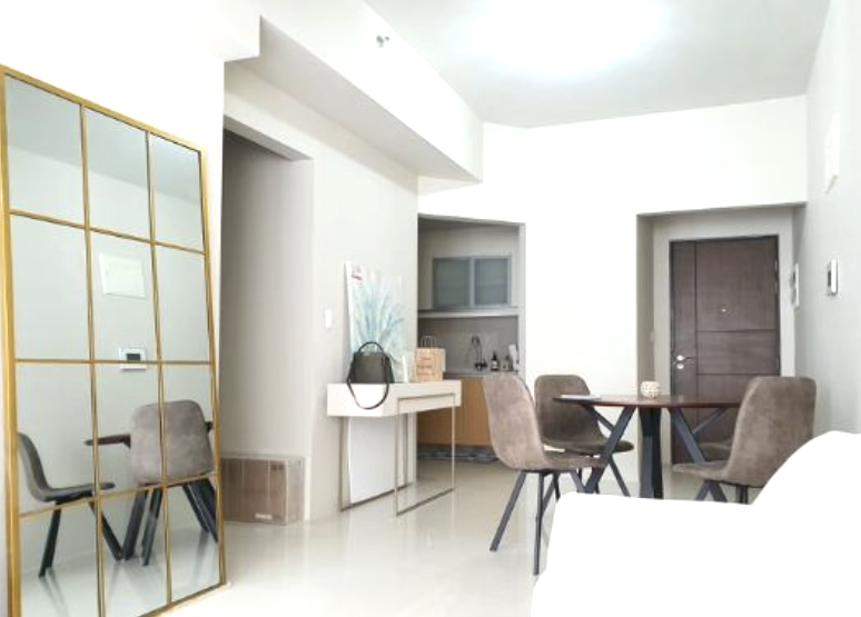 Толық жабдықталған 2 жатқа бөлмелі Uptown Ritz BGC, Тагиг