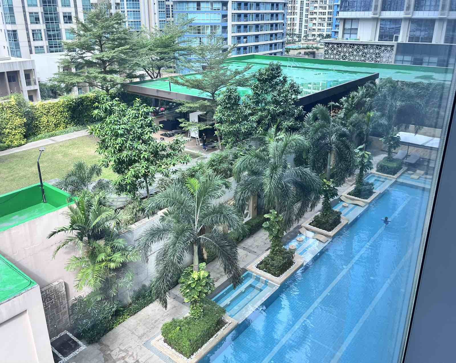 BGC-дағы кедергісіз көрінісі бар Grand Hyatt-тың 2 жумектаны бар люкс резиденциясы