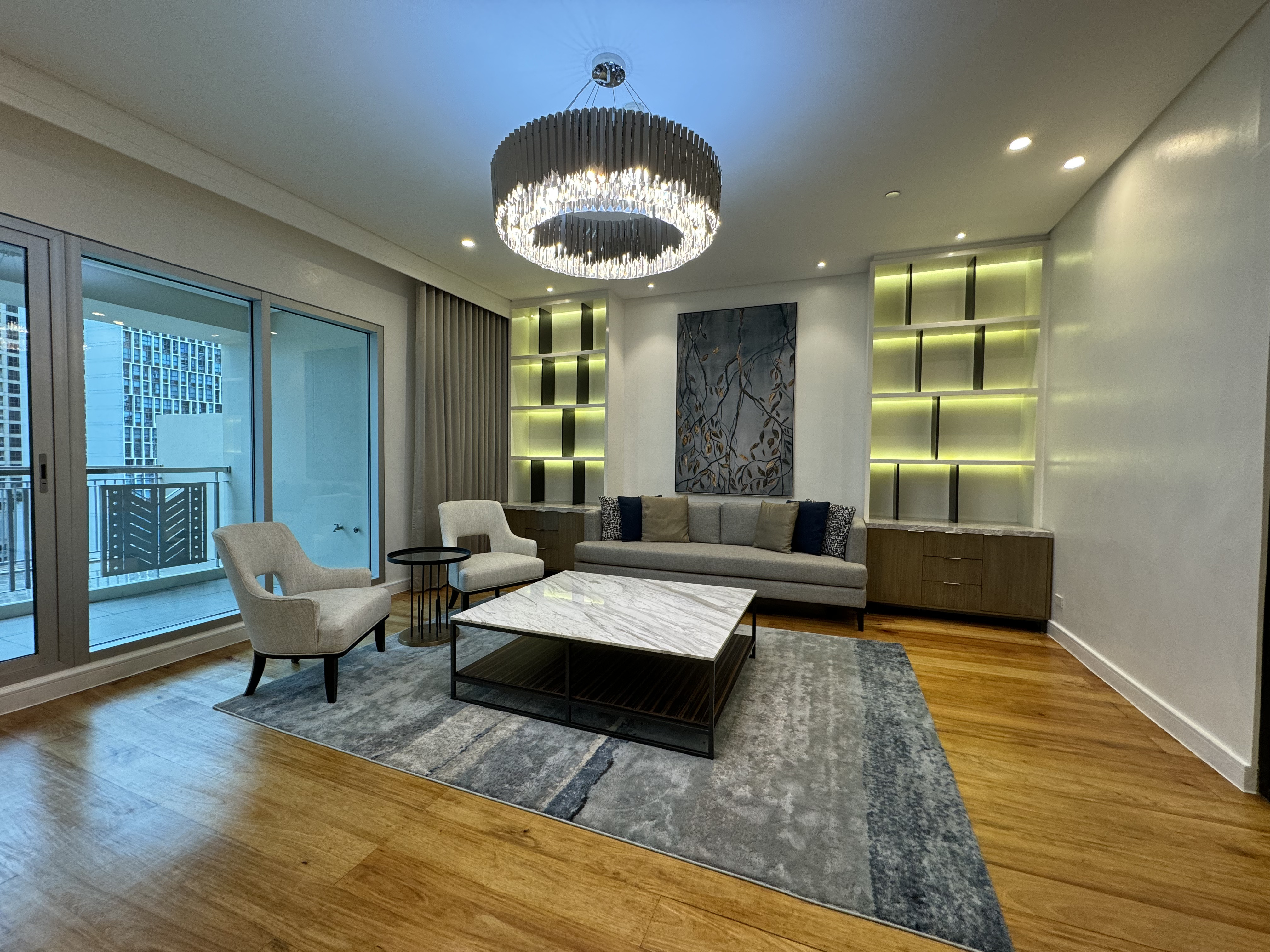 Luxurious 2-Bedroom Bi-Level Apartment at One Penn Place