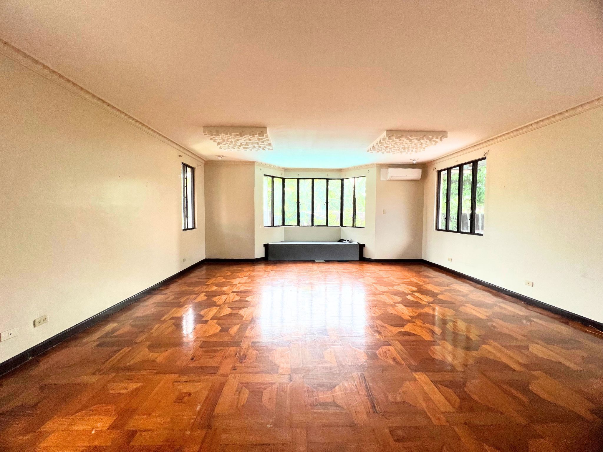 4 Bedroom Ayala Alabang Village Luxury Rental with Pool