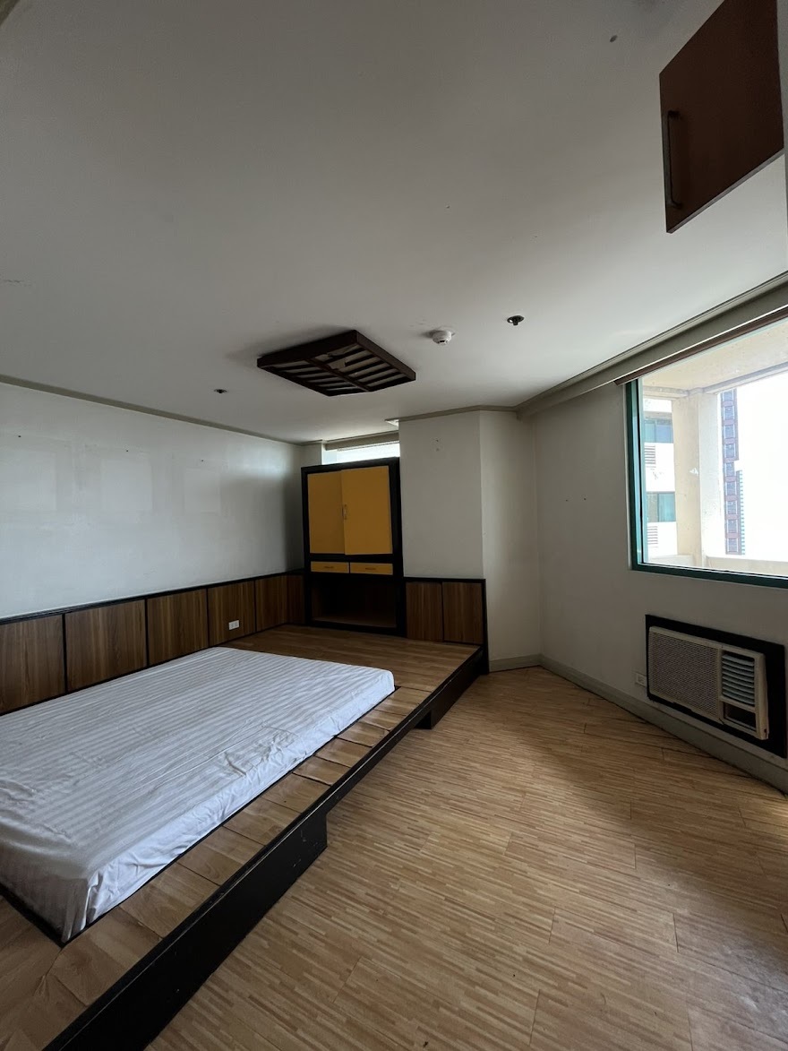 Fully Furnished 2-Bedroom Condo at Robinsons Place Manila