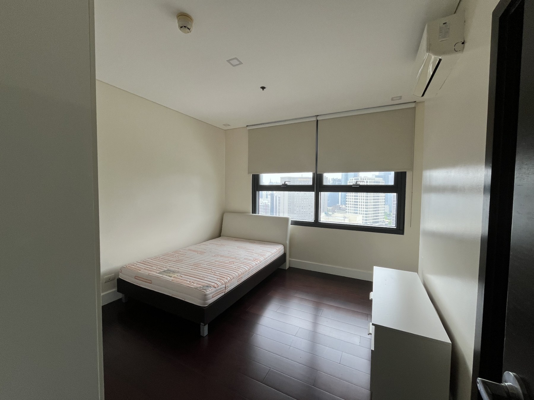 2 бөлмелі жиһаздалған пәтер, Garden Towers, Макати қаласы