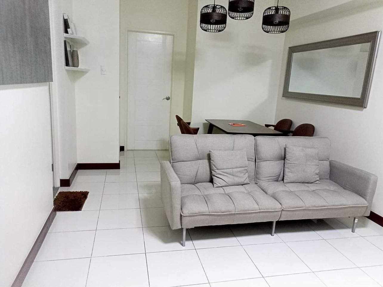 Меблированная 2-комнатная квартира в Lumiere Residences, Пасиг Сити