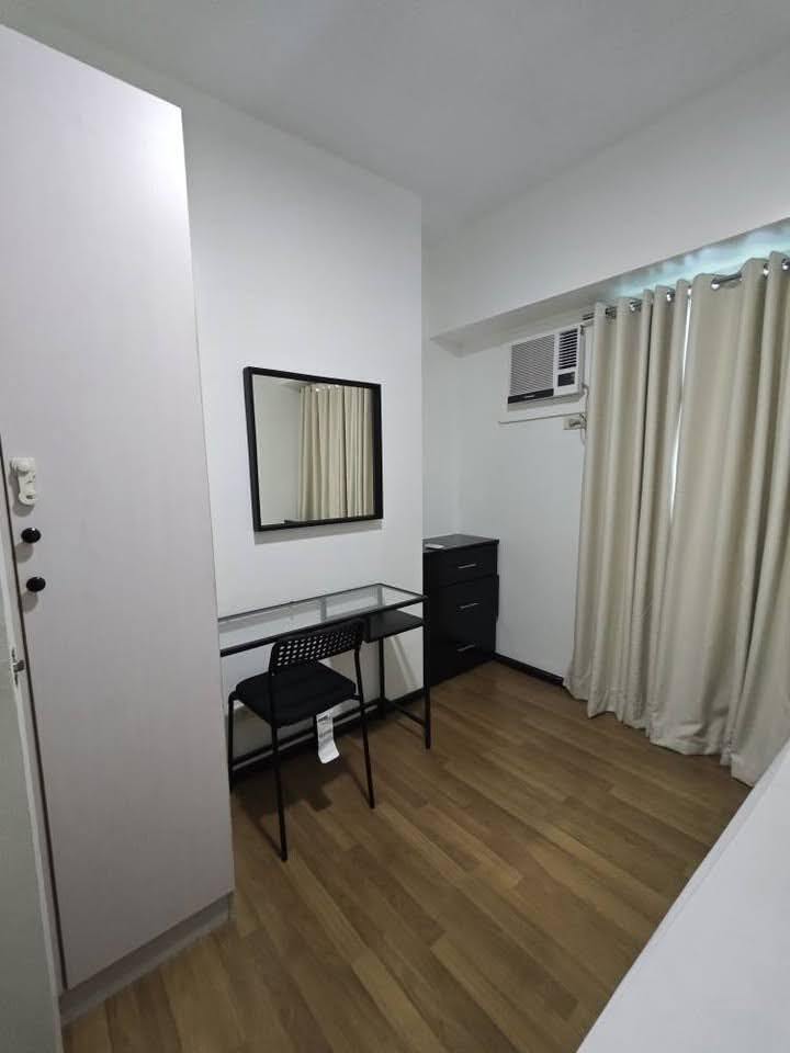 Two Serendra Red Oak - 2 бөлмелі толық жабдықталған балконды және тұрақ орыны бар пәтер