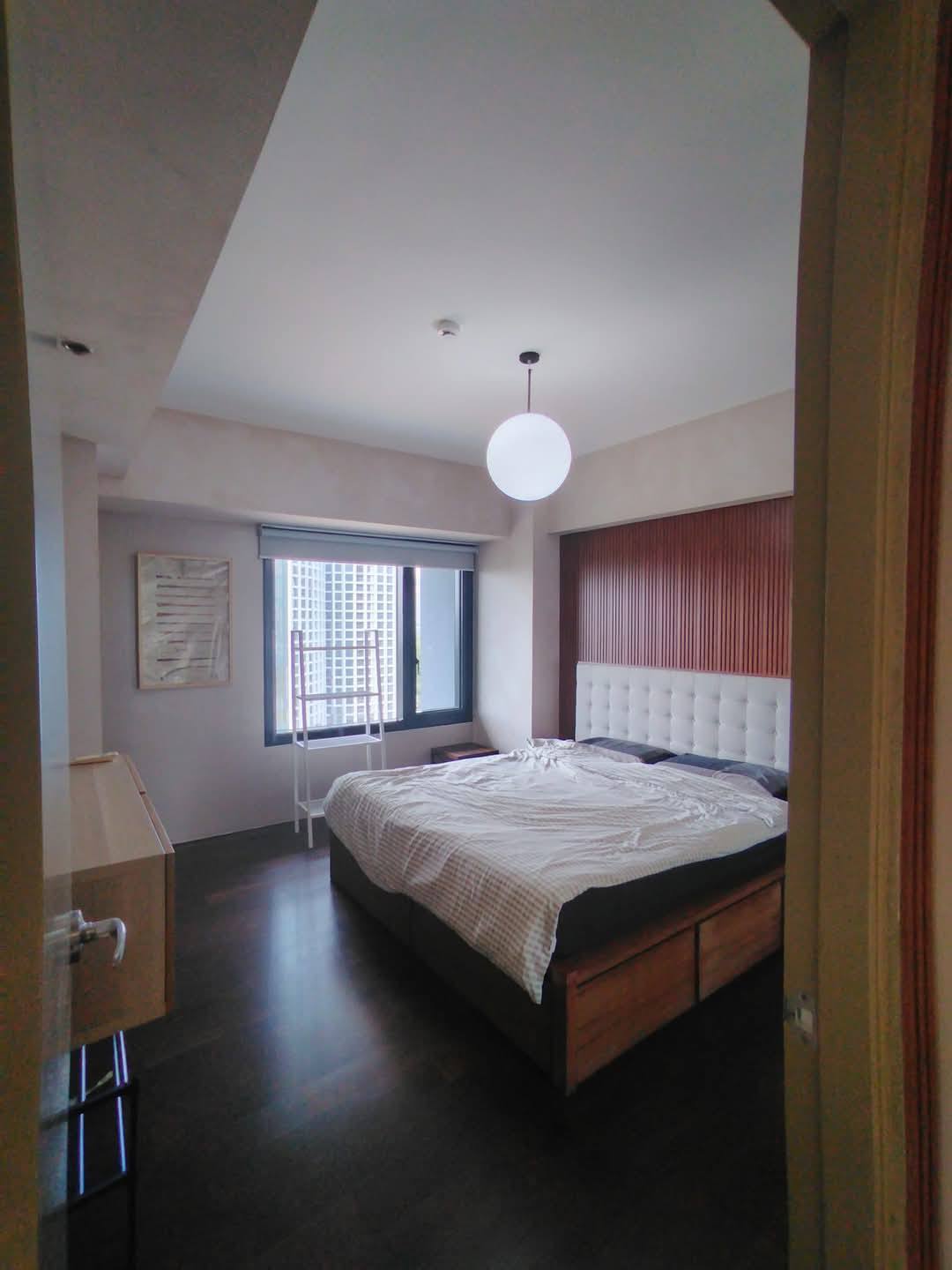 1 Bedroom Spacious Apartment in BGC, Taguig with City View