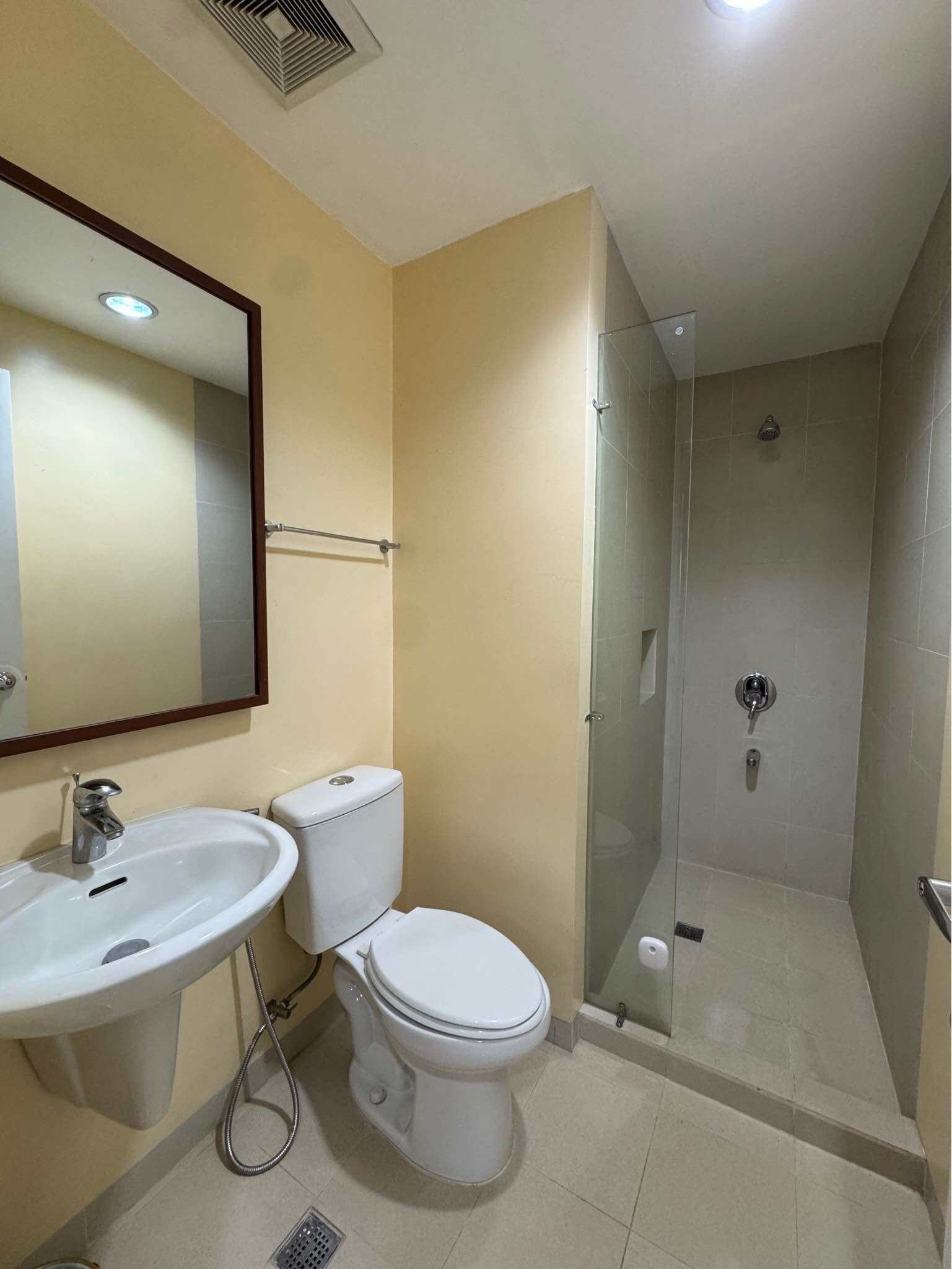 2-комнатная полностью меблированная квартира в The Grove от Rockwell Pasig