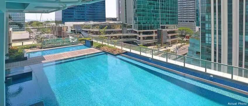 Толық жабдықталған 2 бөлмелі пәтер Uptown Ritz Residences BGC Тагигте