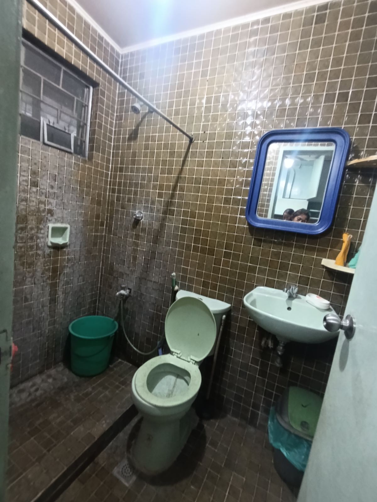 Capitol Medical Center, Panay Ave QC маңындағы 2 жұмақты таунхаус
