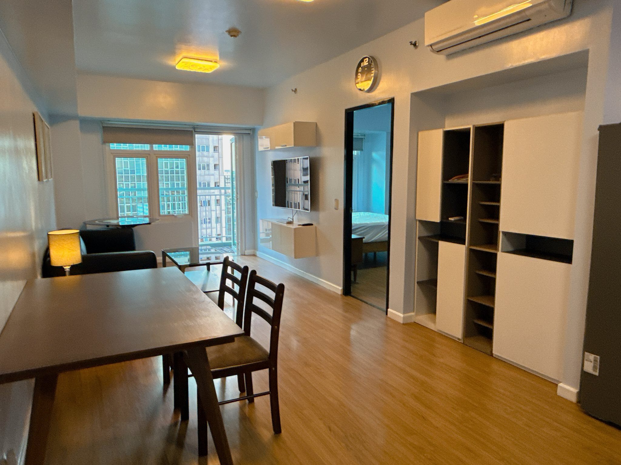 Two Serendra, BGC Тагигтегі 1 бөлмелі толық жабдықталған пәтер