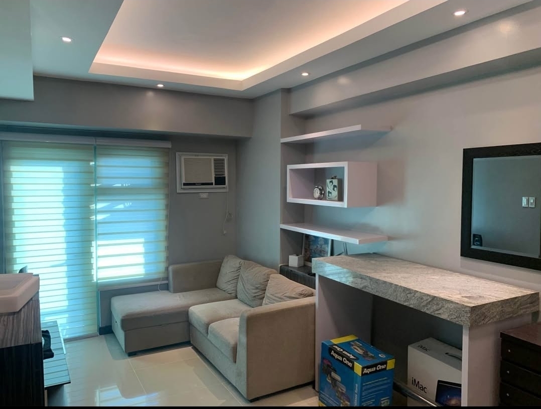 1-кімнатна квартира з балконом у Robinsons Magnolia Residences