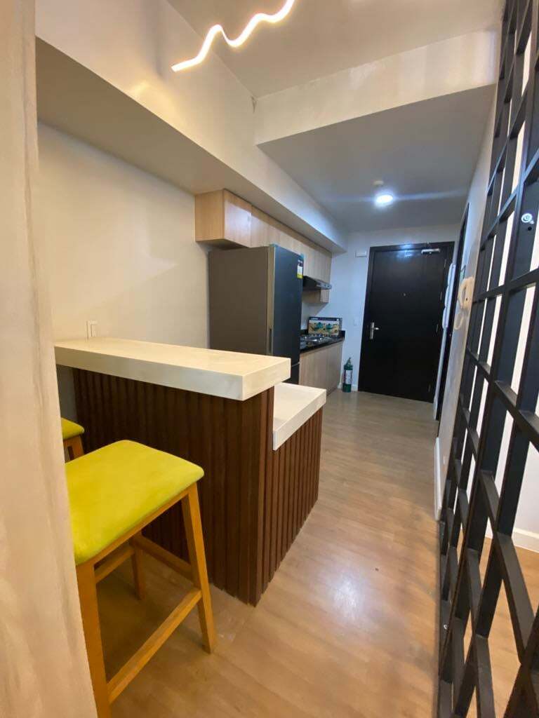 Park Triangle Residences BGC-тегі жиһазбен жабдықталған 1 бөлмелі пәтер