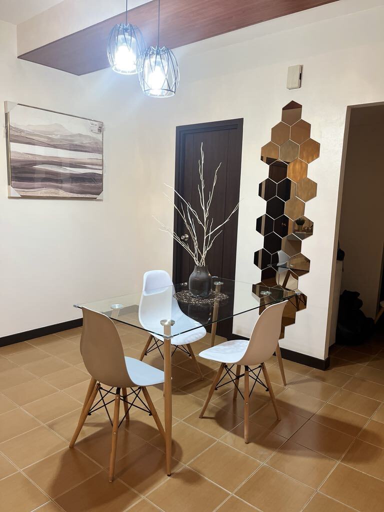 San Lorenzo Place, Макатидегі кең 3 бөлмелі пәтер