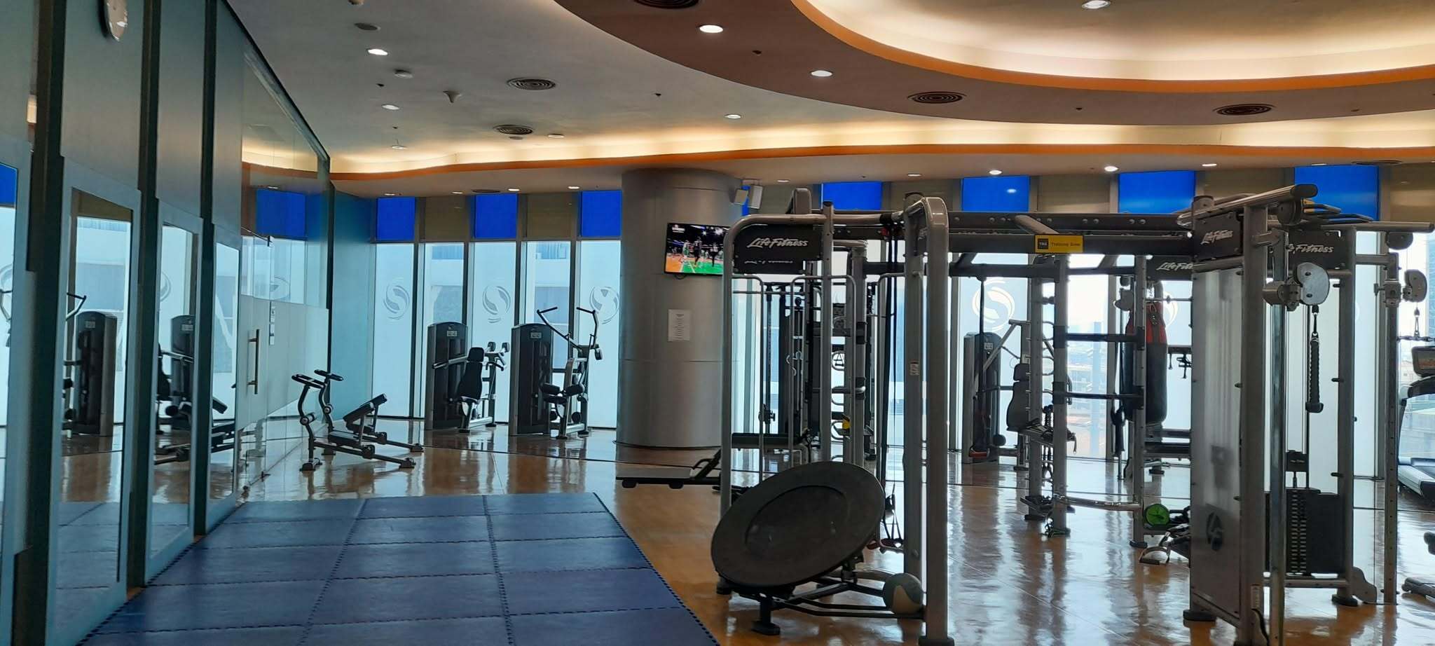 Толық жабдықталған 2 бөлмелі пәтер Alpha Land Makati Place-те