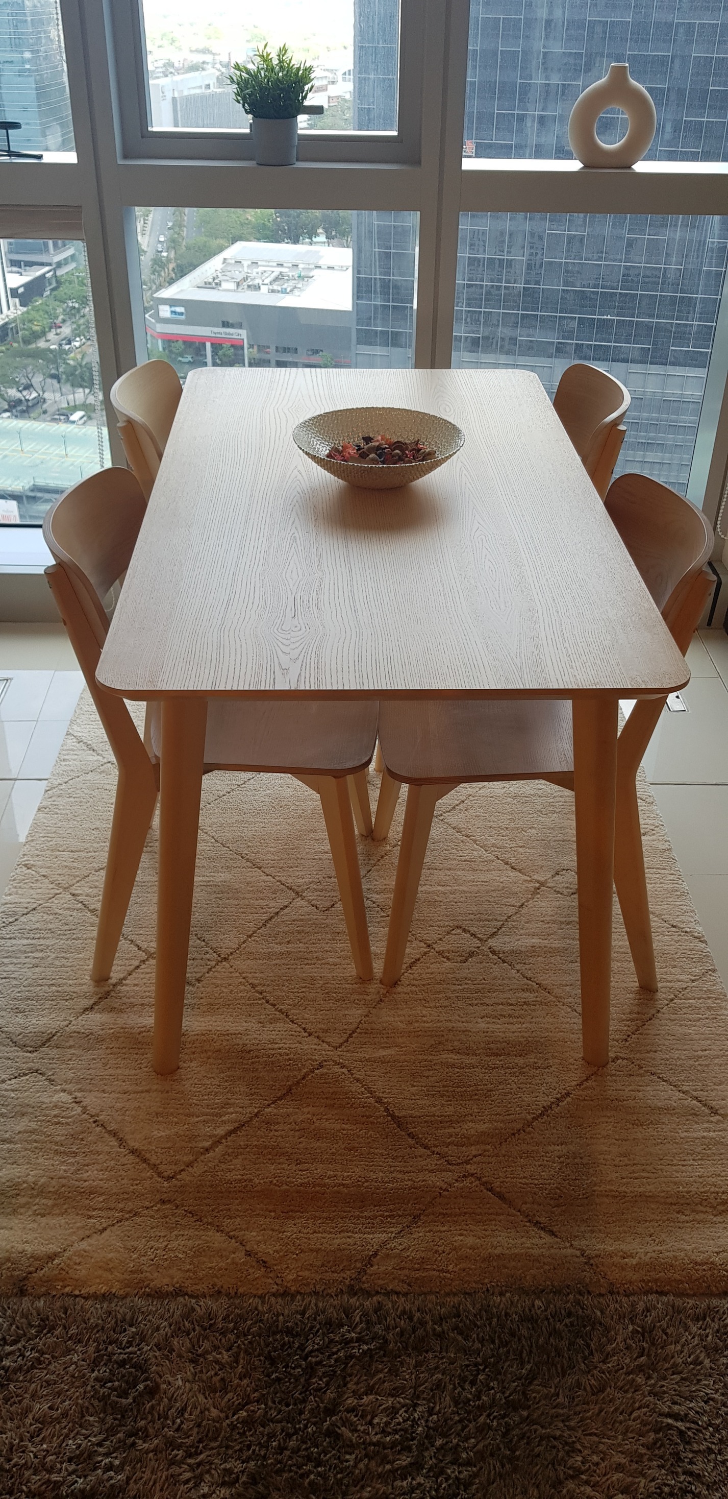 3-кімнатна мебльована квартира в Uptown Parksuite BGC, Тагіг