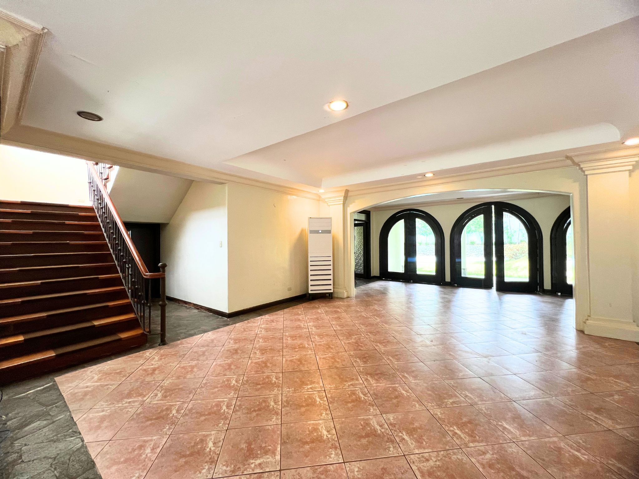 4 Bedroom Ayala Alabang Village Luxury Rental with Pool