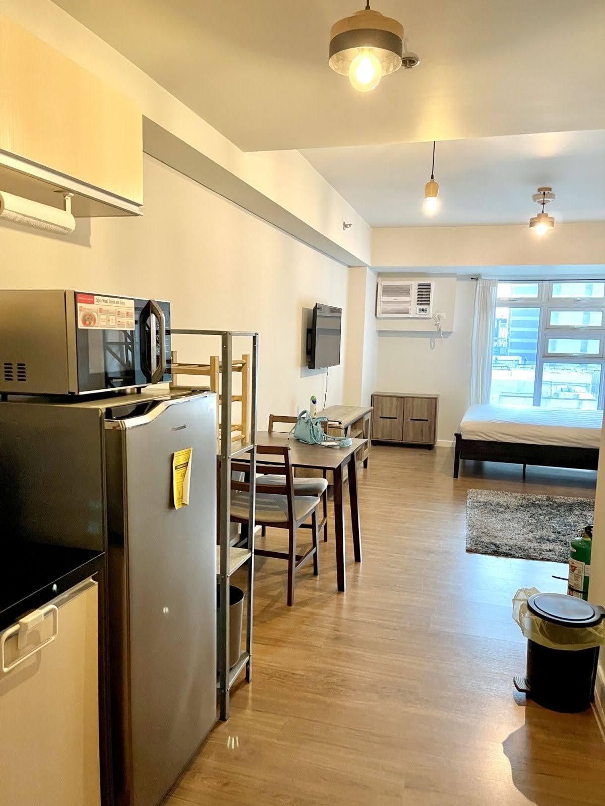 Studio Apartment in Kroma, Makati City