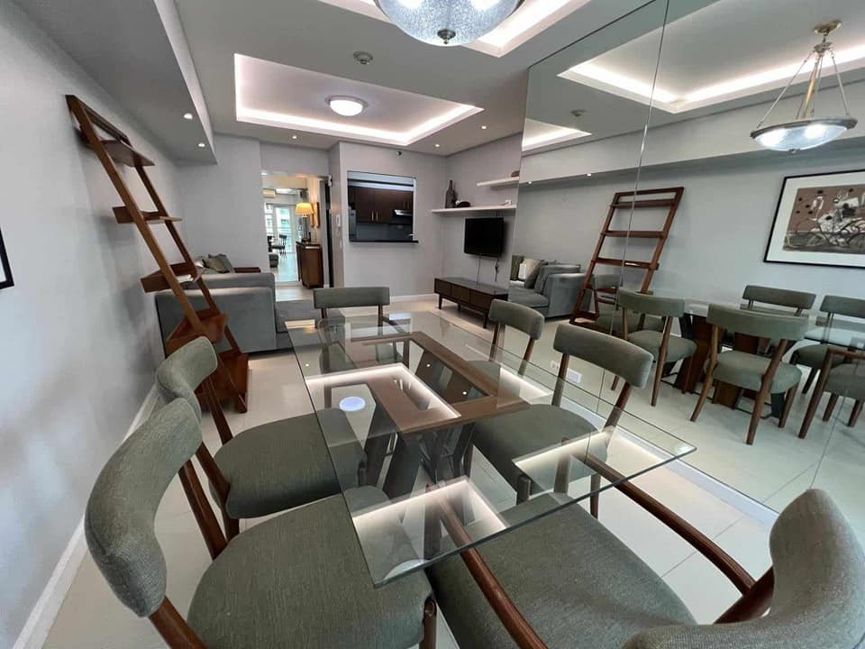 Two Serendra Red Oak - Тагигтегі 2 жатқа бөлмелі толық жабдықталған пәтер