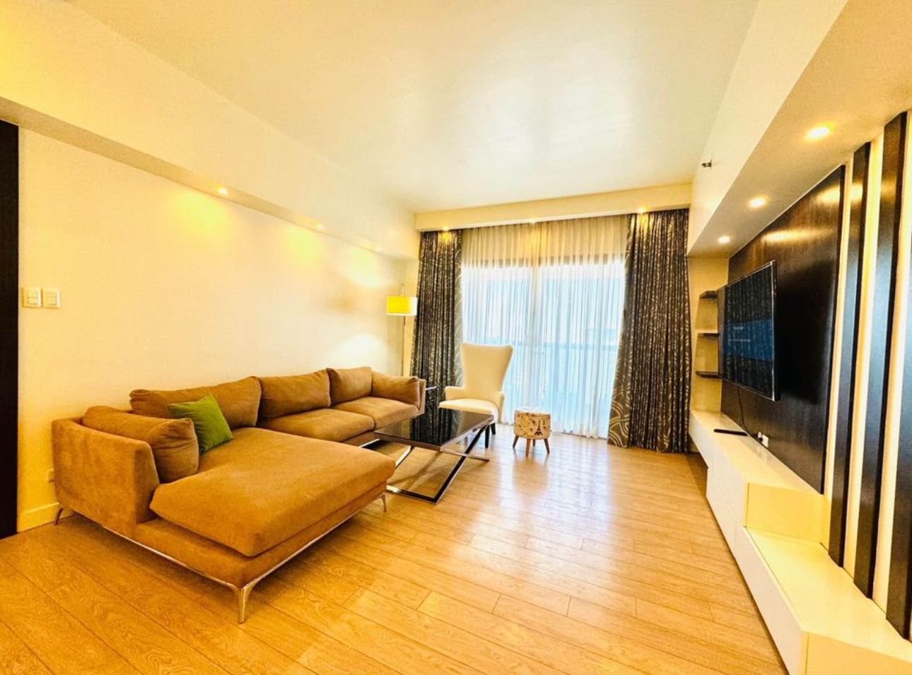 Полностью меблированная 2-х комнатная квартира в One Shangrila Place, Ортигас