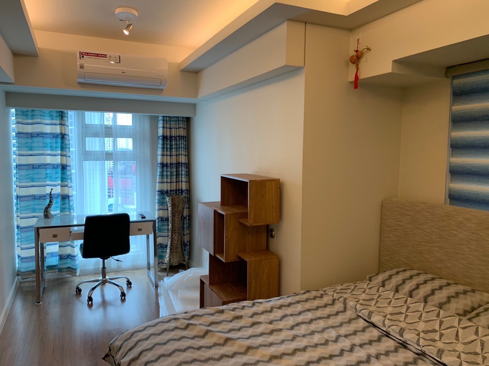 2 бөлмелі толық жабдықталған Escala Makati пәтері