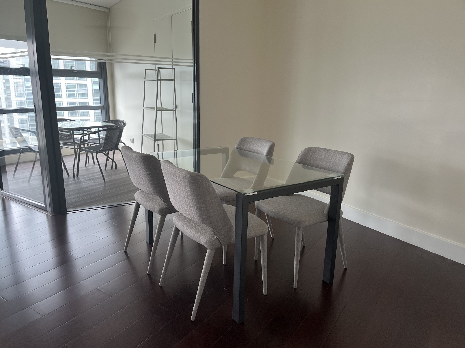2 бөлмелі жиһаздалған пәтер, Garden Towers, Макати қаласы