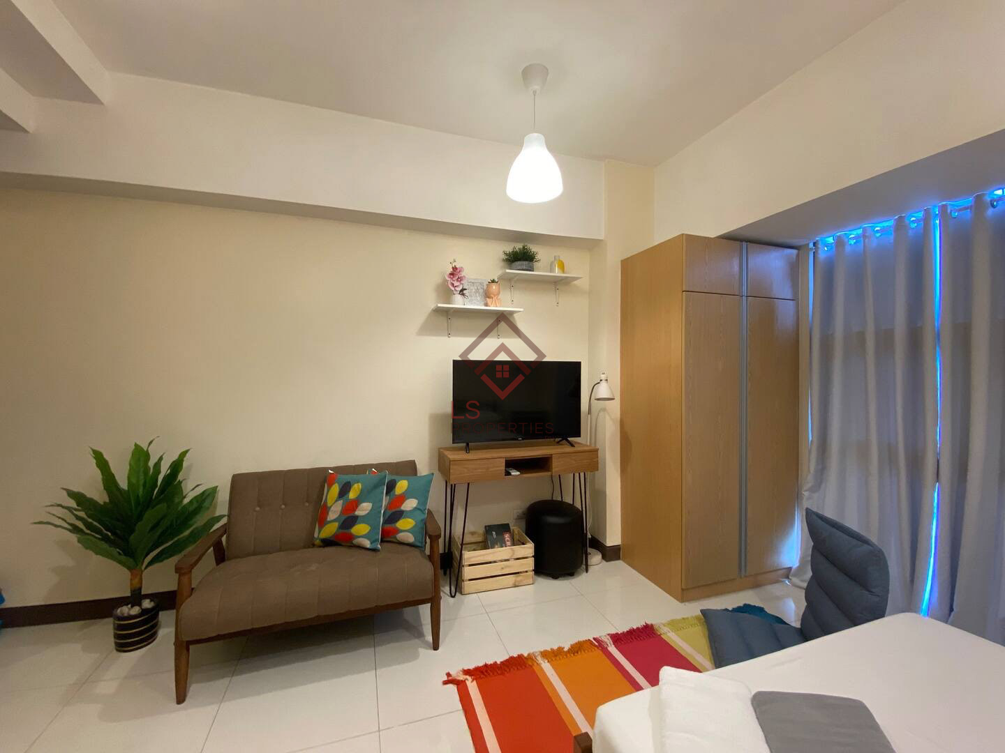 Fully Furnished Studio Unit in Viceroy Tower, McKinley, Taguig City