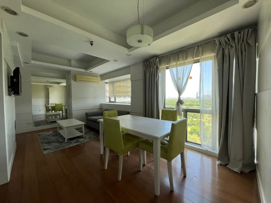 Forbeswood Parklane-дағы жиһазбен жабдықталған 2 бөлмелі пәтер
