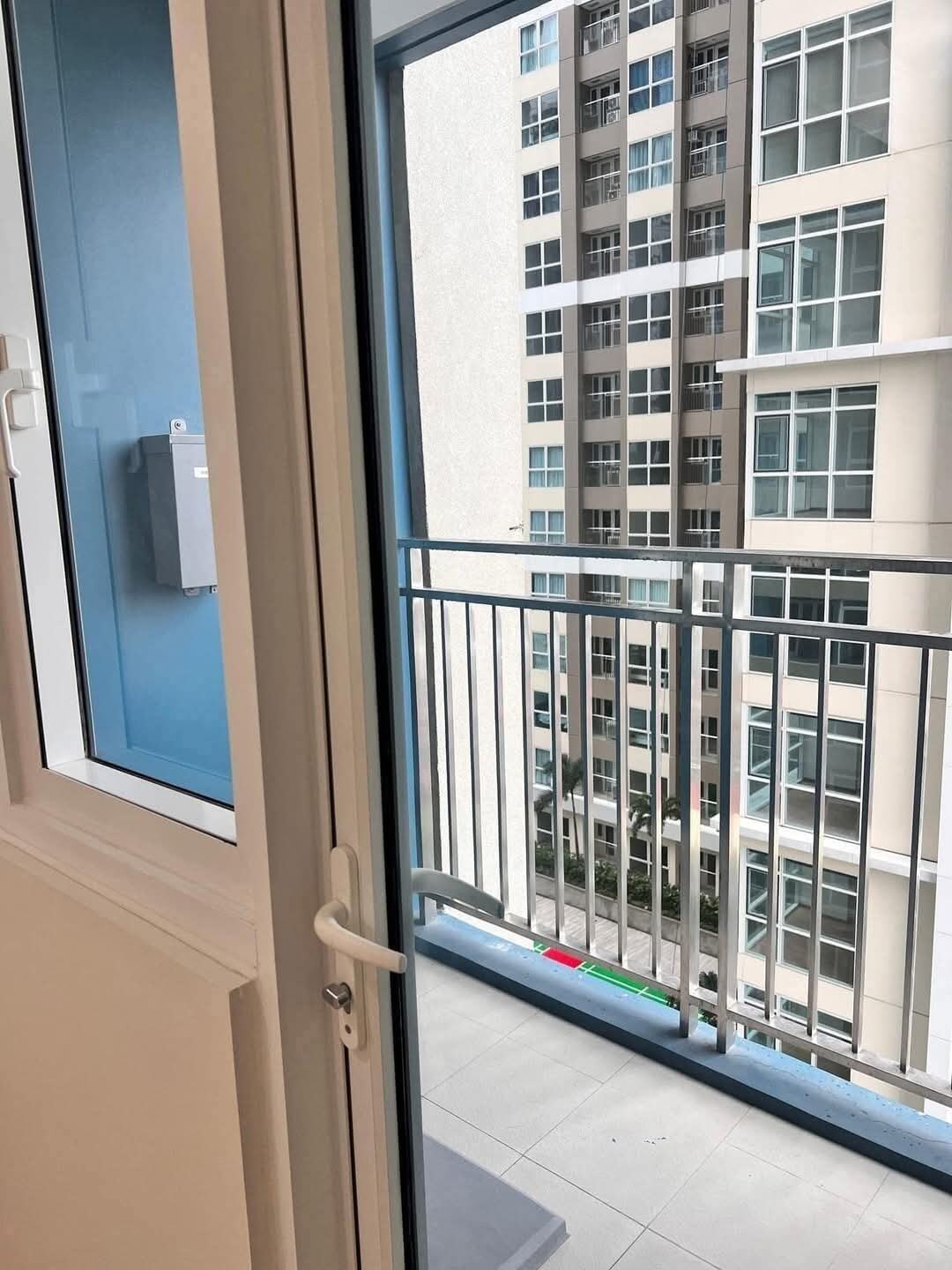 1 бөлмелі пәтер Park Avenue Tower, BGC балконмен