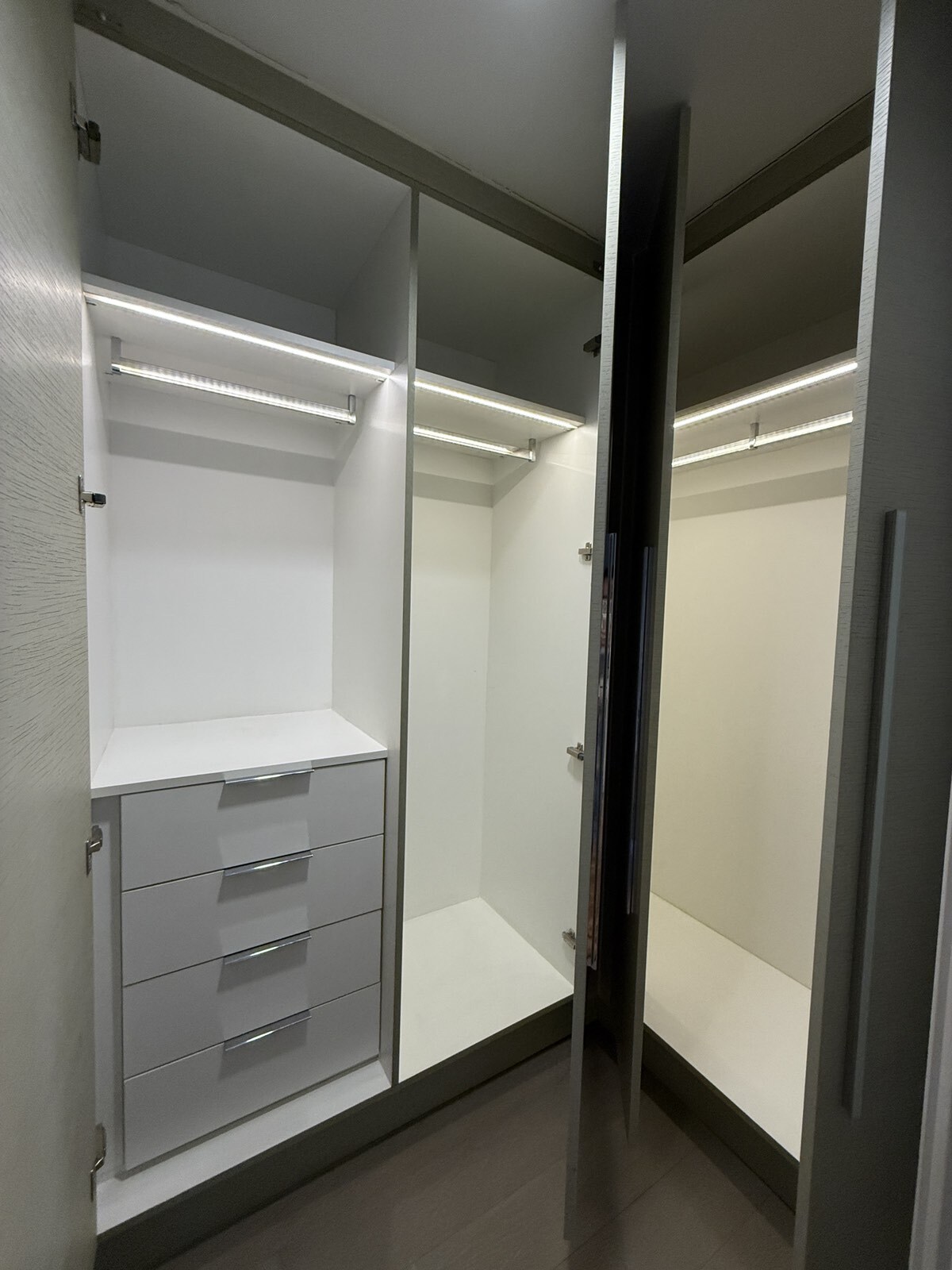 The Proscenium Rockwell Lincoln, Макати қаласындағы 2 жумектаны бар люкс пәтер