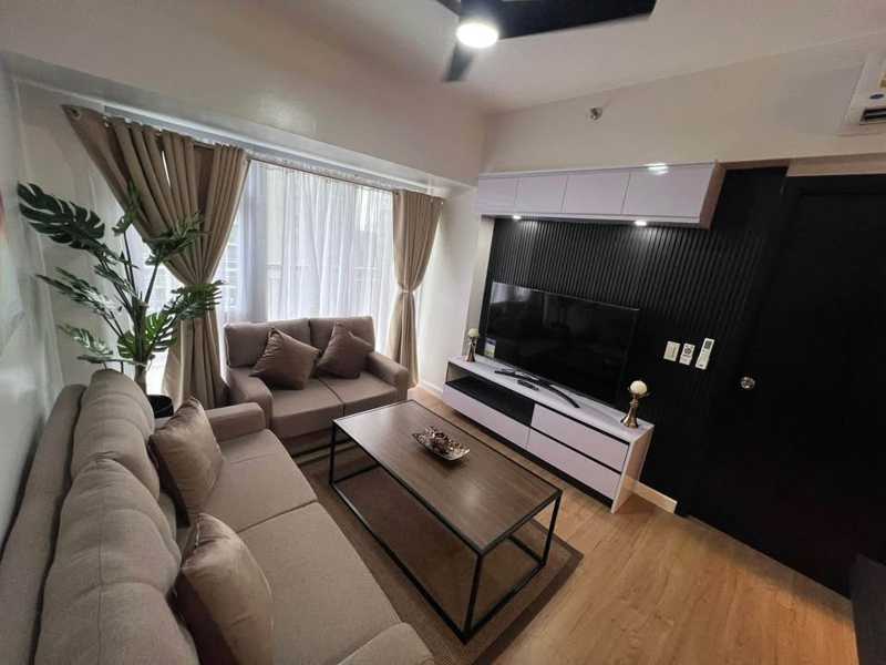 Park Triangle Residences - Полностью меблированная 1-комнатная квартира в Форт Бонифасио