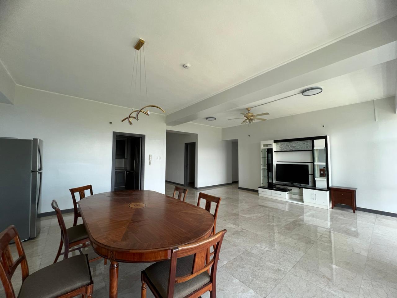 Aspen Tower Condominium - Spacious 3-Bedroom in Parkway Muntinlupa City