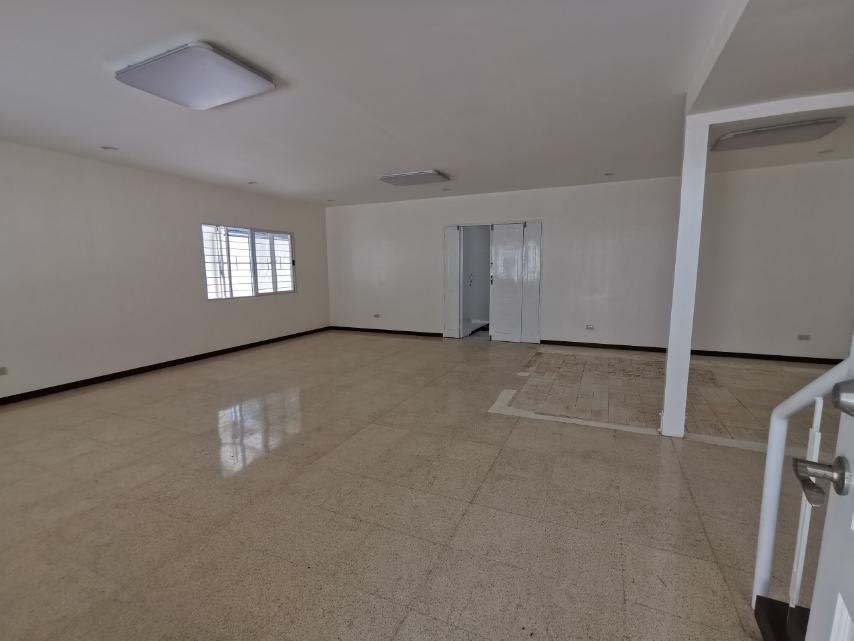 Spacious 6-Bedroom House near Mindanao & North Avenue