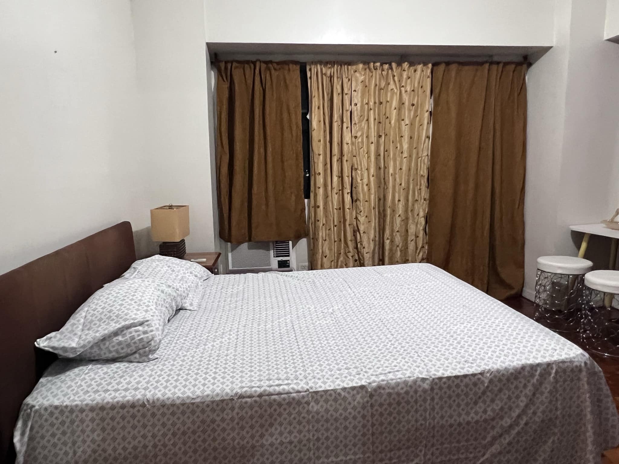 Fully Furnished 2BR at Fifth Avenue Place BGC Taguig