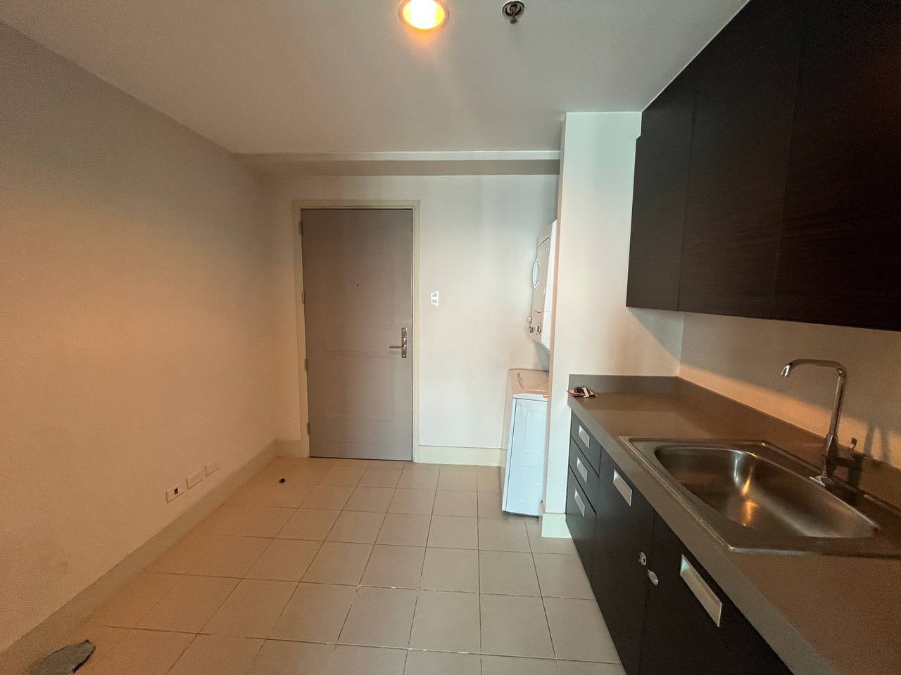 Edades Tower, Rockwell Makati-дағы 3 жатқа бөлмелі люкс жиһазданған пәтер