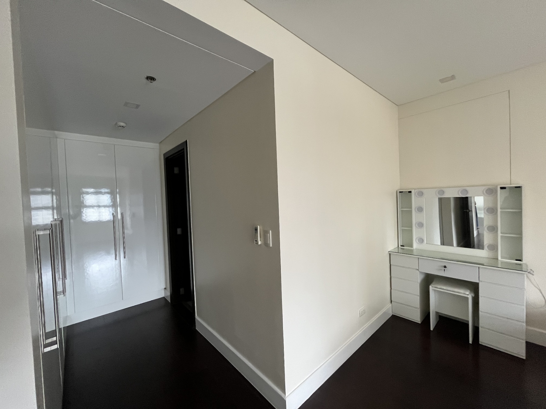 2 бөлмелі жиһаздалған пәтер, Garden Towers, Макати қаласы