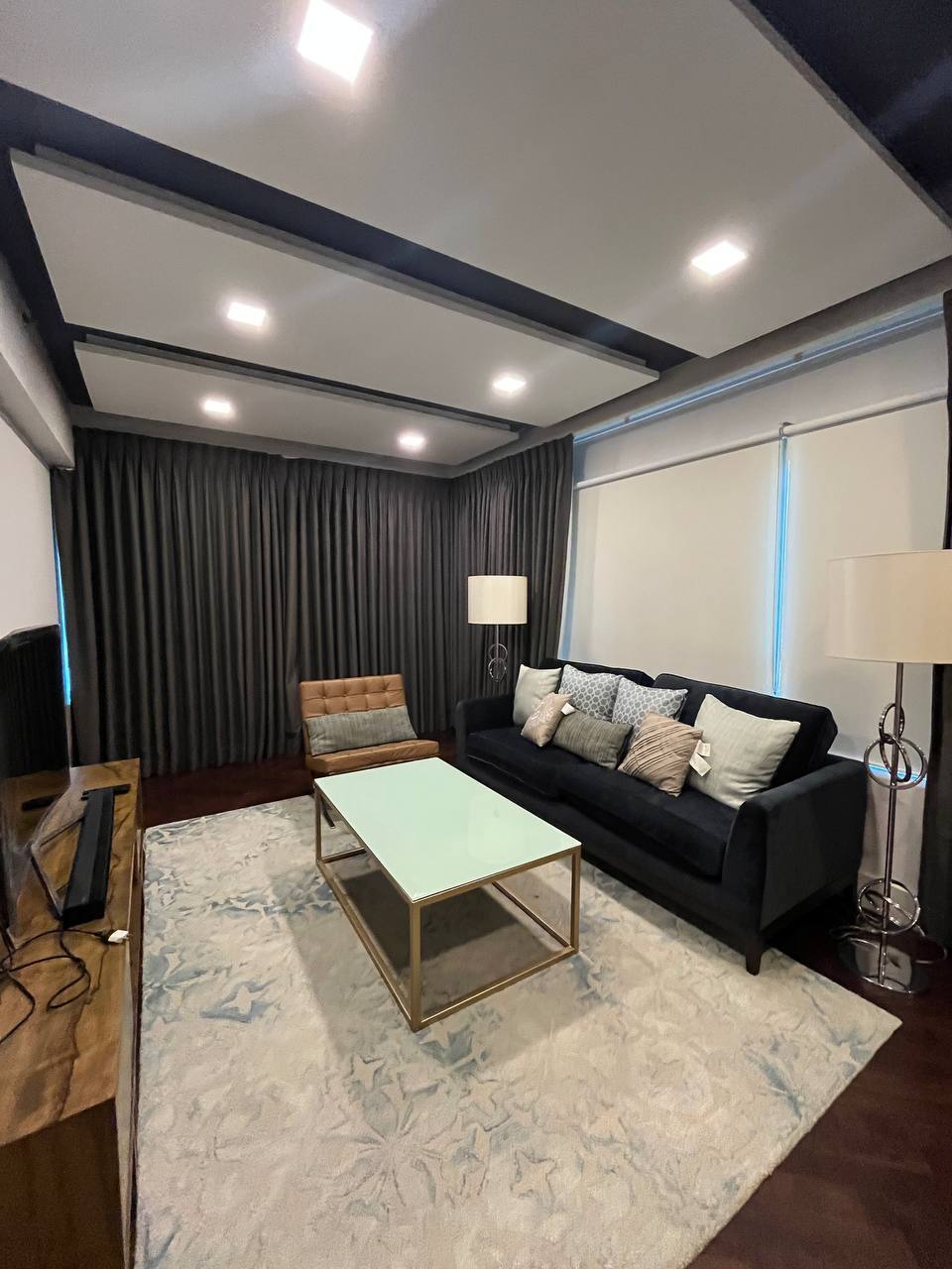 Edades Tower, Rockwell Makati-дағы 3 жатқа бөлмелі люкс жиһазданған пәтер
